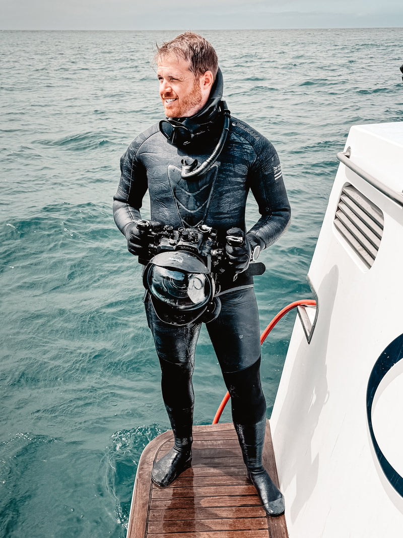 Load image into Gallery viewer, Men&#39;s Tropicam Black 7.5mm Wetsuit
