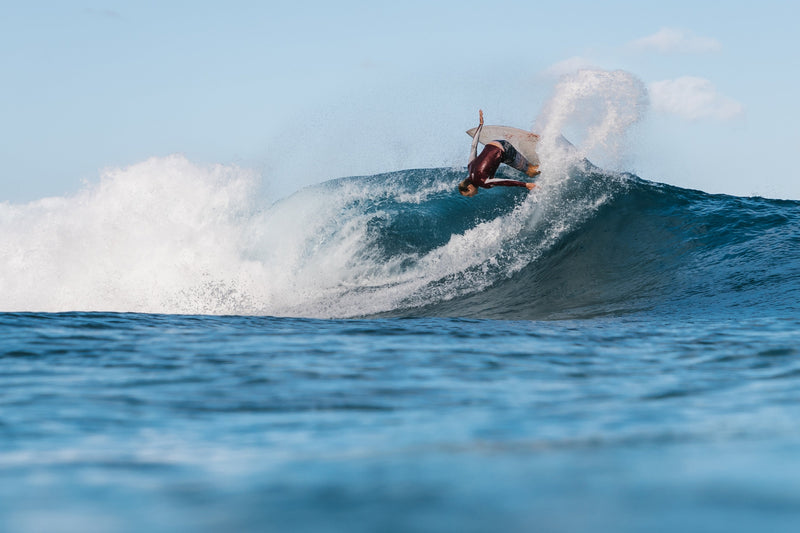 Load image into Gallery viewer, Maroon Carvico Hooded Surf Rash Guard
