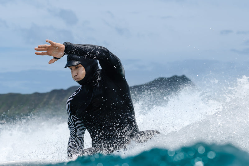 Load image into Gallery viewer, Black Carvico Hooded Surf Rashguard
