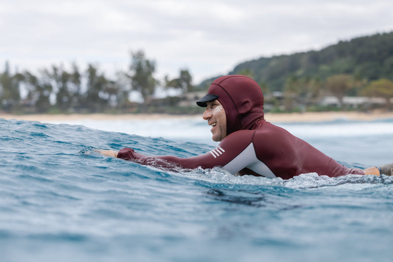 Load image into Gallery viewer, Maroon Carvico Hooded Surf Rash Guard
