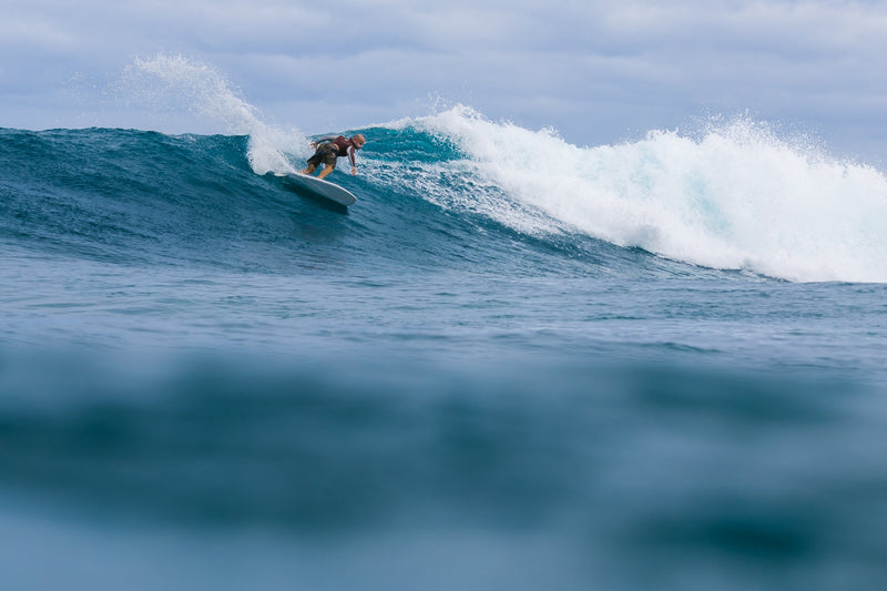 Load image into Gallery viewer, Maroon Carvico Hooded Surf Rash Guard

