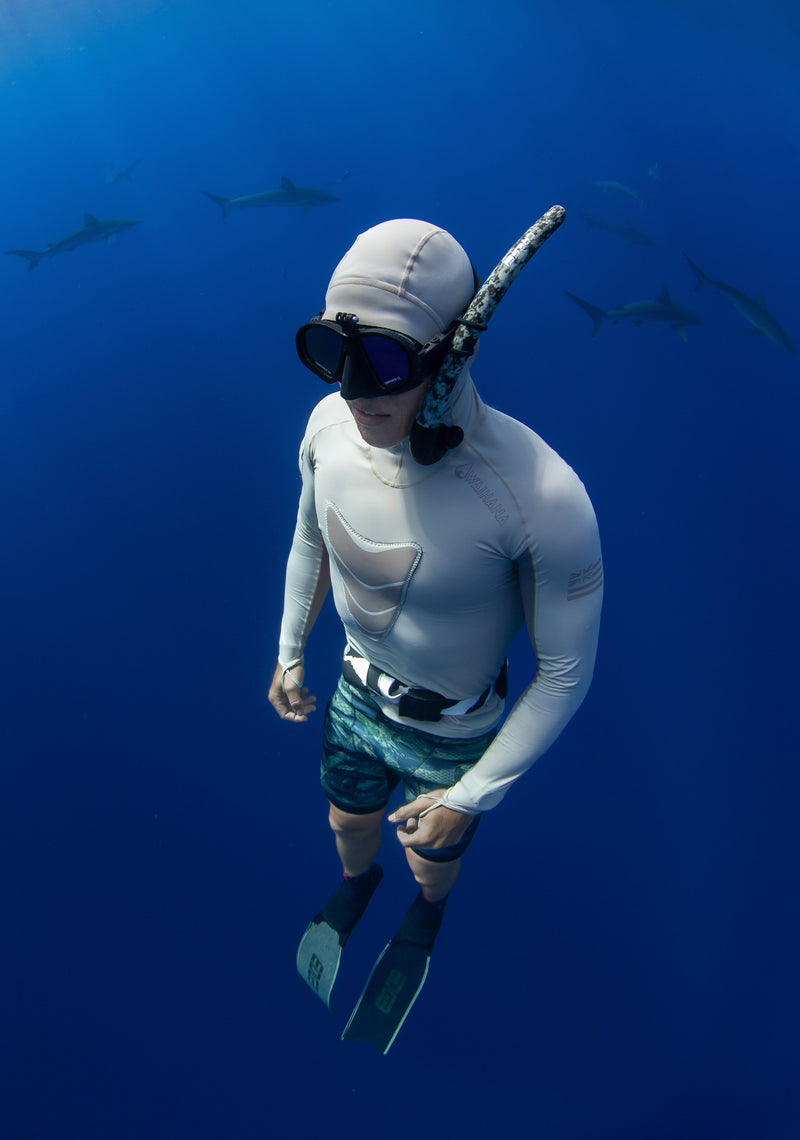 Load image into Gallery viewer, Tan Carvico Spearfishing Rash Guard
