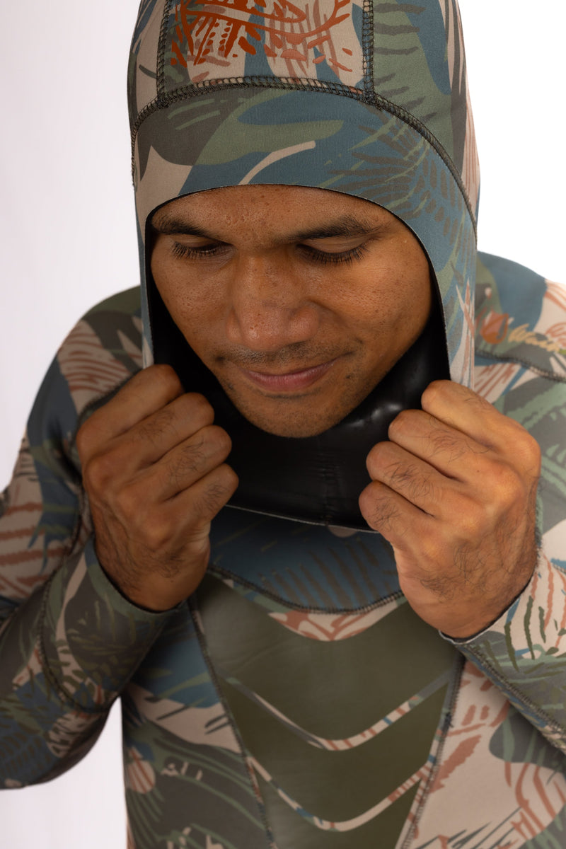 Load image into Gallery viewer, Men’s Hawaiian Brushstroke Spearfishing 3.5mm Wetsuit
