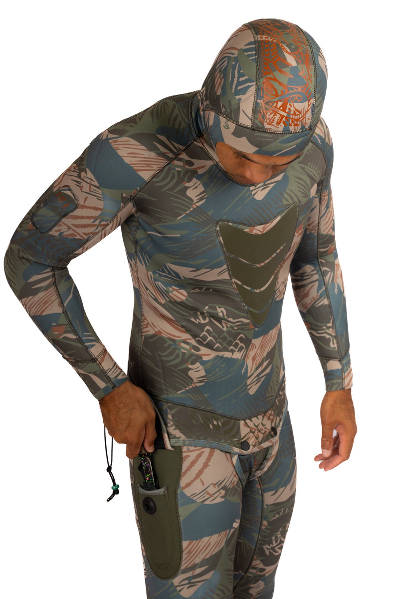 Load image into Gallery viewer, Men’s Hawaiian Brushstroke Spearfishing 3.5mm Wetsuit
