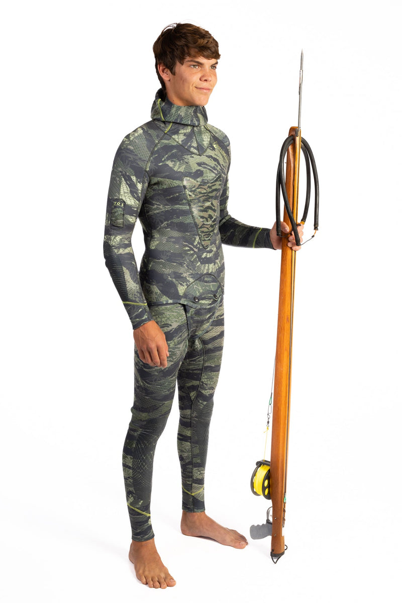 Load image into Gallery viewer, Men’s Tropicam Spearfishing 1.5mm wetsuit

