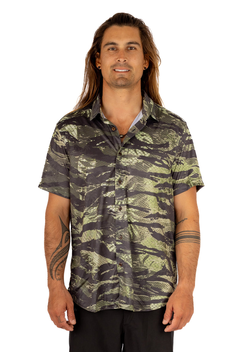 Load image into Gallery viewer, Unisex Tropicam Aloha Shirt
