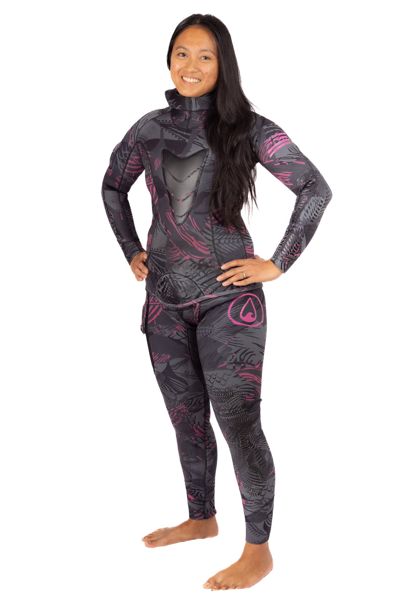 Load image into Gallery viewer, Women’s Pink Fishbone Spearfishing 3.5mm Wetsuit
