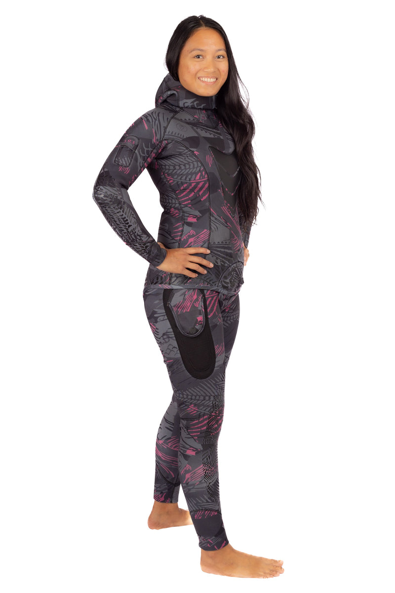 Load image into Gallery viewer, Women’s Pink Fishbone Spearfishing 3.5mm Wetsuit
