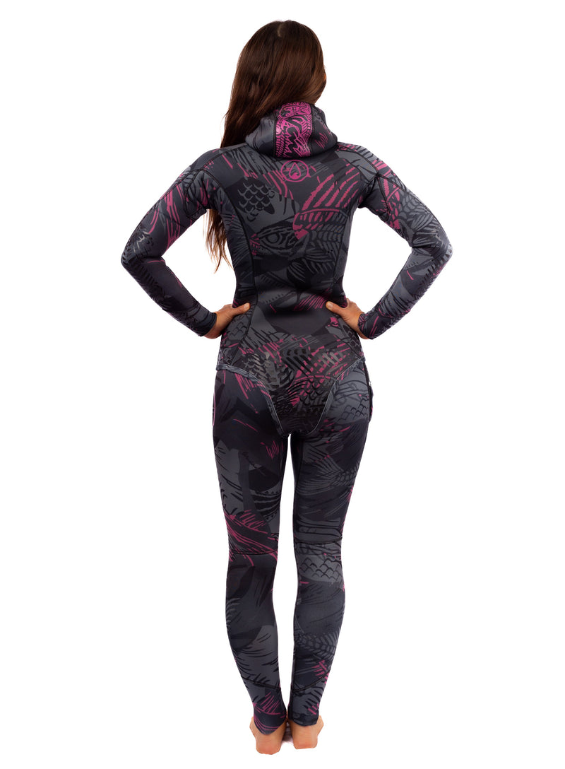 Load image into Gallery viewer, Women’s Pink Fishbone Spearfishing 3.5mm Wetsuit

