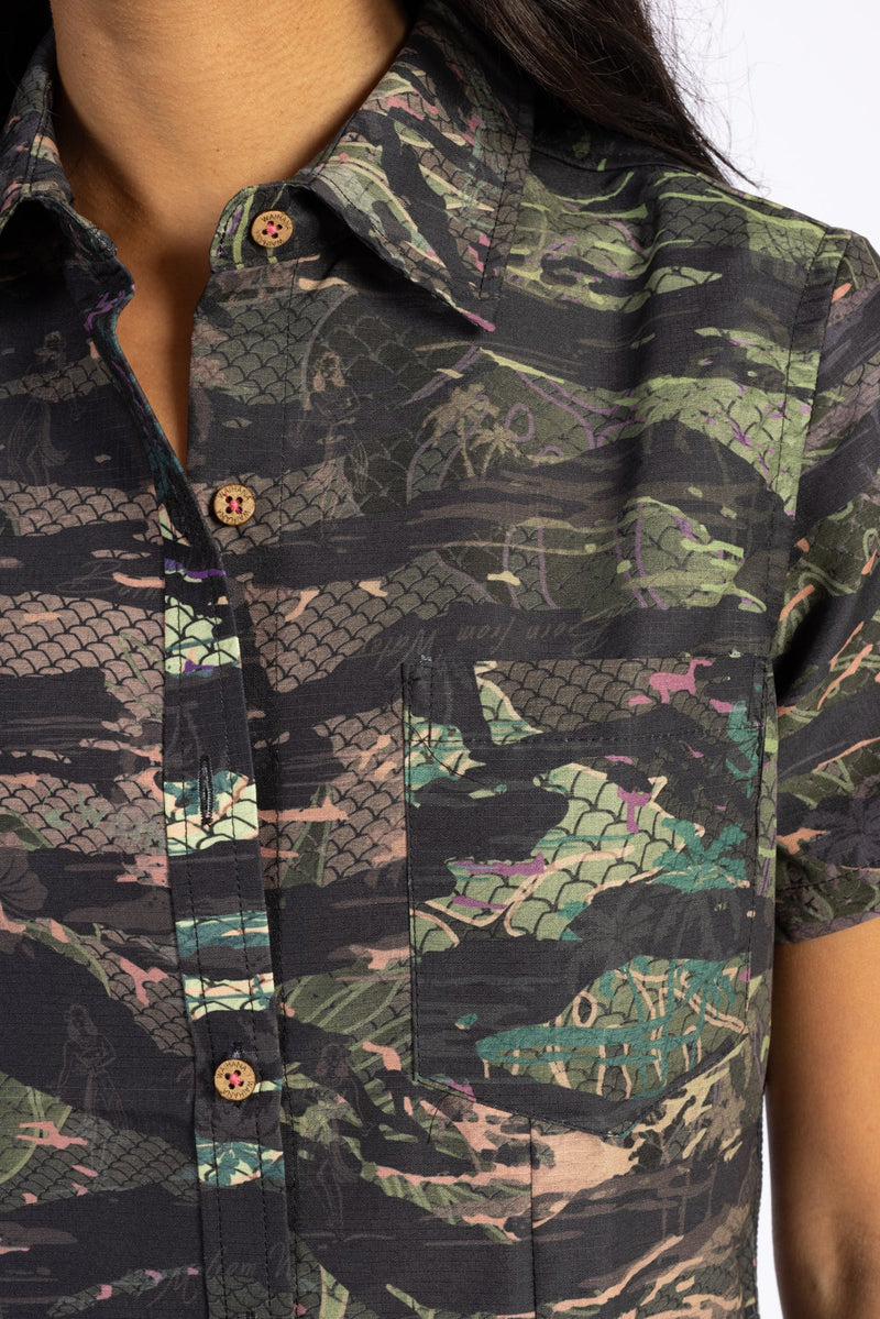 Load image into Gallery viewer, Womens Tropicam Aloha Shirt
