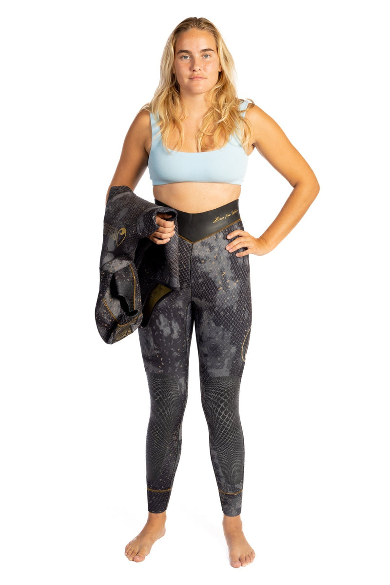 Load image into Gallery viewer, Women&#39;s Goliath Grouper 3.5mm Wetsuit

