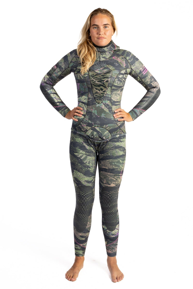 Load image into Gallery viewer, Women’s Tropicam Spearfishing 7.5mm Wetsuit
