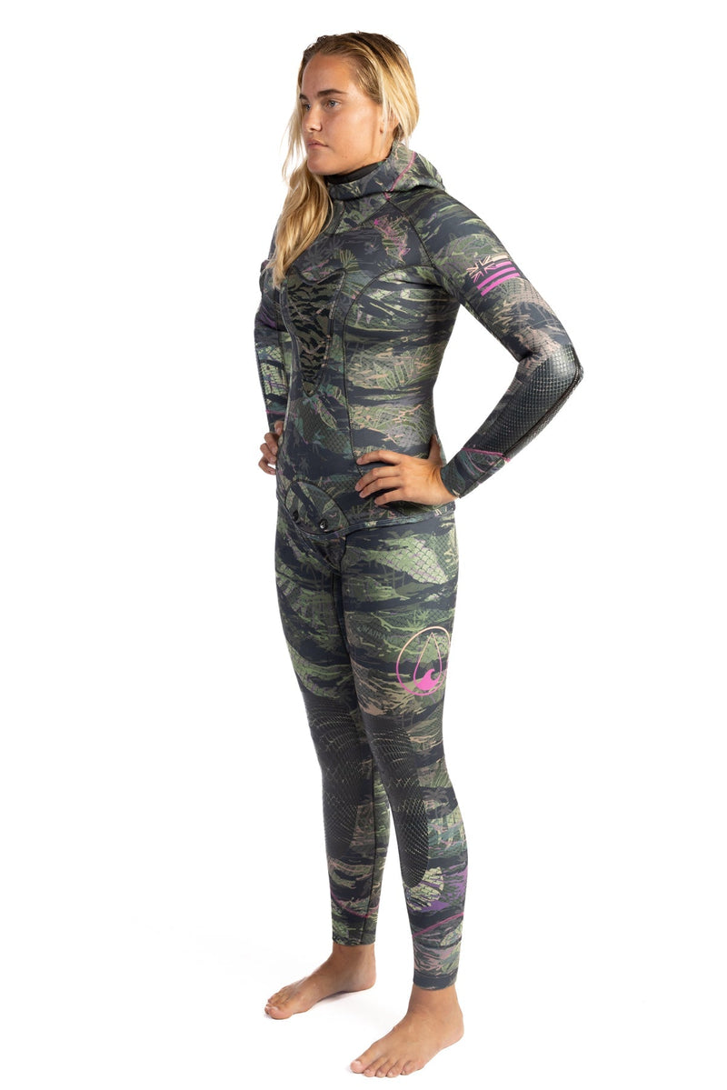 Load image into Gallery viewer, Women’s Tropicam Spearfishing 3.5mm Wetsuit
